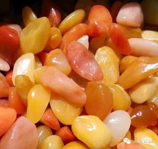 金絲玉手鐲適合什么人(金絲玉手鐲適合什么人戴)