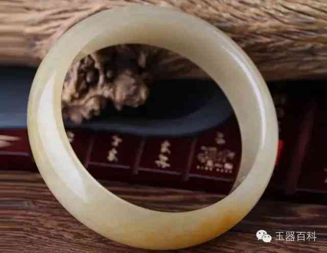 金絲玉手鐲適合什么人(金絲玉手鐲適合什么人戴)插圖4