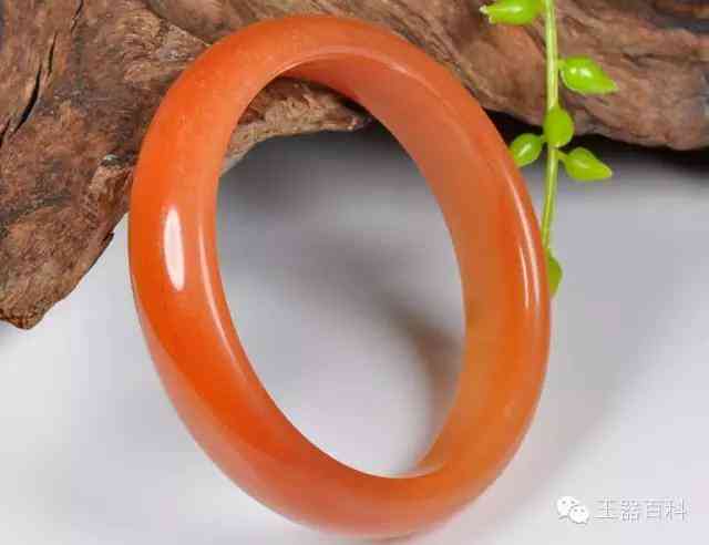 金絲玉手鐲適合什么人(金絲玉手鐲適合什么人戴)插圖5