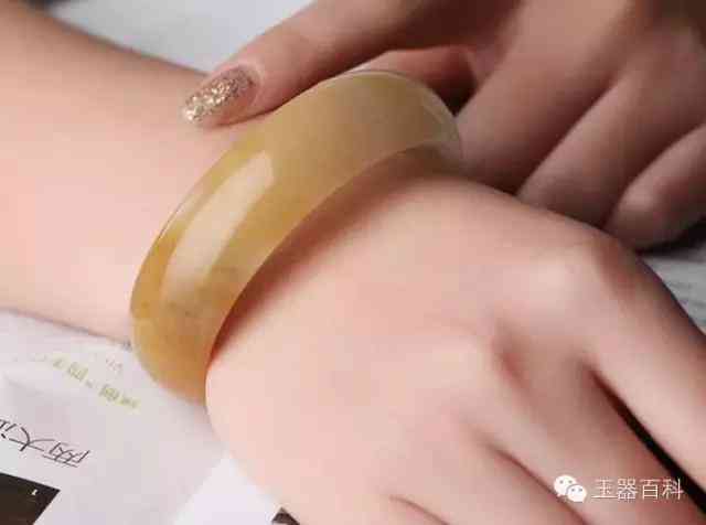 金絲玉手鐲適合什么人(金絲玉手鐲適合什么人戴)插圖7