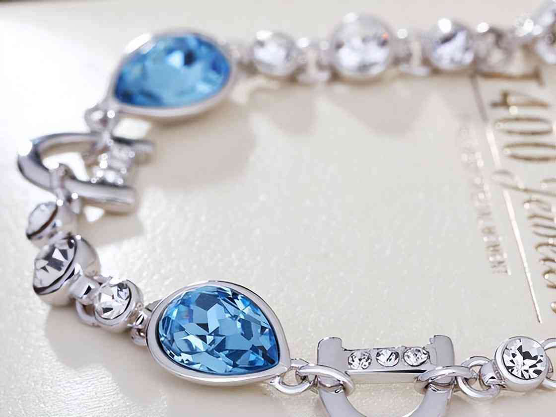 全球十大對(duì)戒品牌排行榜(hw海瑞溫斯頓鉆戒)插圖31