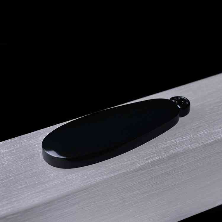 和田玉不值錢的幾種料(真玉和假玉在燈光下有啥區(qū)別)