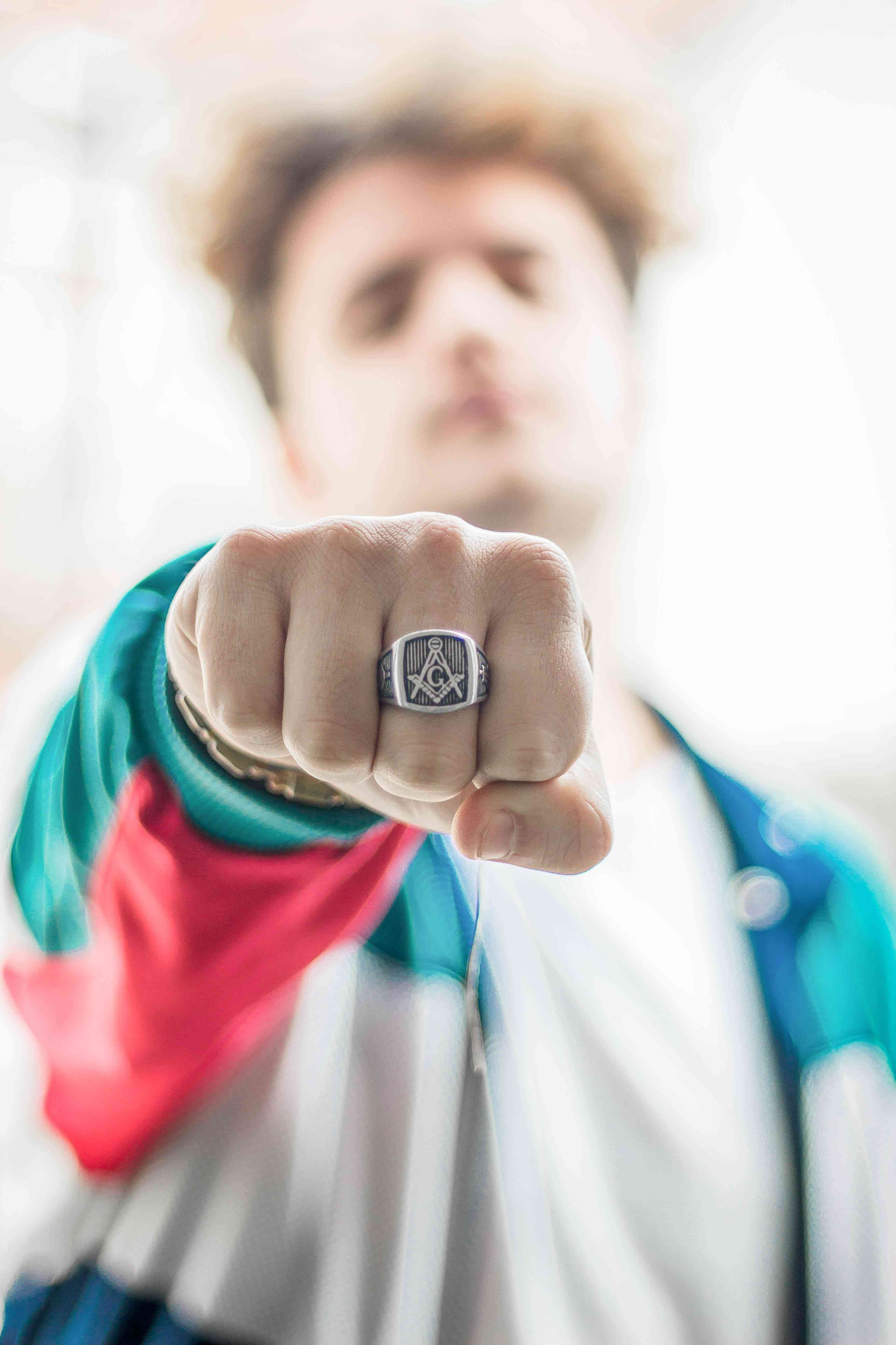 戒指為啥不能戴中指(戒指為什么不能戴左手食指)插圖7