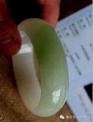 紅瑪瑙手鐲一般多少錢(qián)(南紅瑪瑙手鐲一般多少錢(qián))插圖2