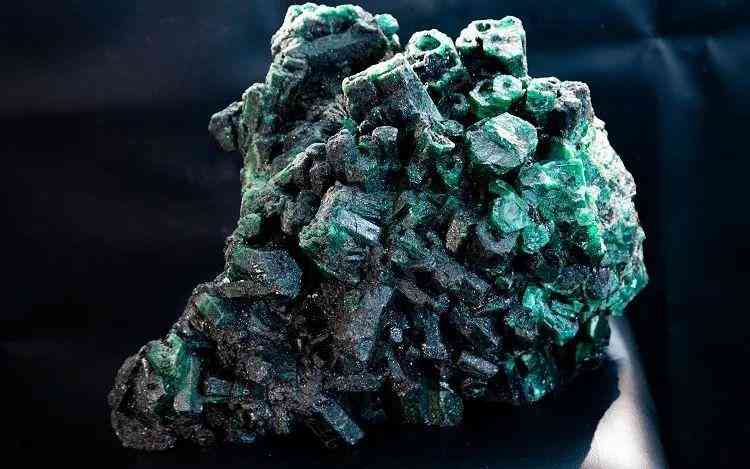 祖母綠1克拉多少錢(祖母綠1克拉多少錢哥倫比亞)插圖3