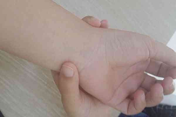 長期戴銀手鐲的好處(長期戴銀手鐲的好處和壞處)插圖1