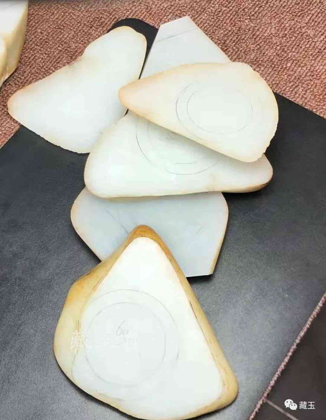 和田玉手鐲價格一般在多少錢(和田玉手鐲價格一般在多少錢左右)插圖7