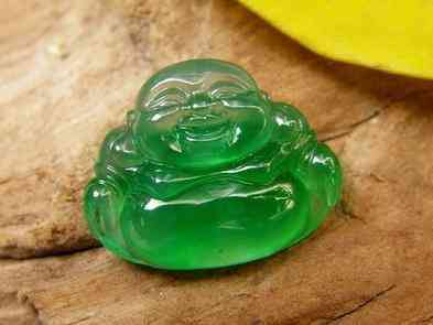 玉和翡翠哪個(gè)好(玉和翡翠哪個(gè)好翡翠和玉哪個(gè)好)