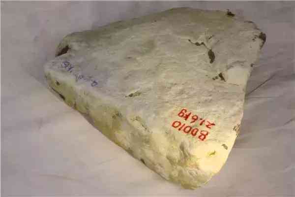 翡翠毛料知識大全(翡翠毛料知識大全視頻)