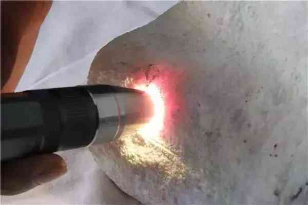 翡翠毛料知識(shí)大全(翡翠毛料知識(shí)大全視頻)插圖1