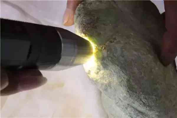 翡翠毛料知識(shí)大全(翡翠毛料知識(shí)大全視頻)插圖3