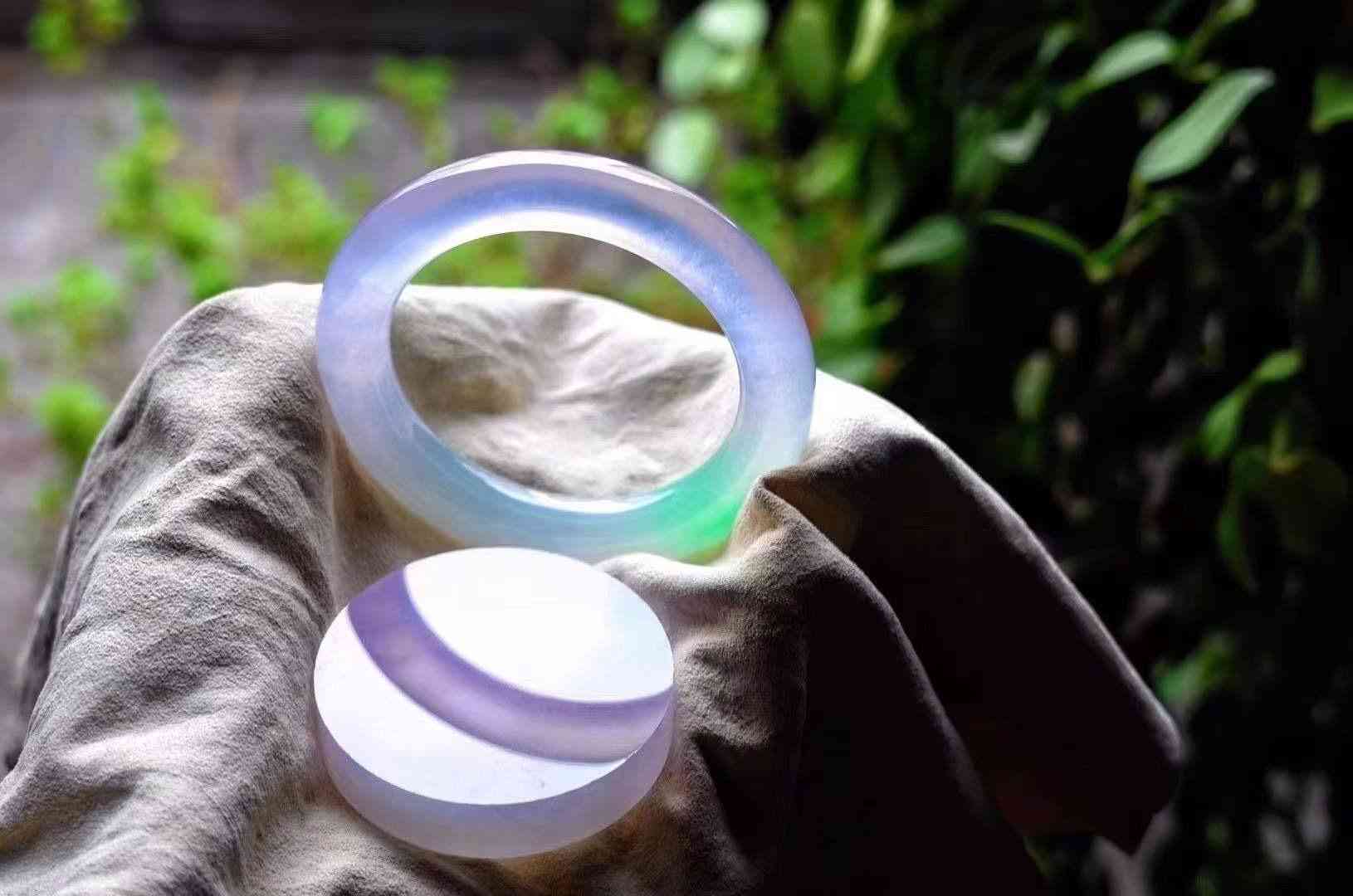 不懂翡翠該怎么買手鐲(買翡翠到哪個平臺買正規(guī))插圖3