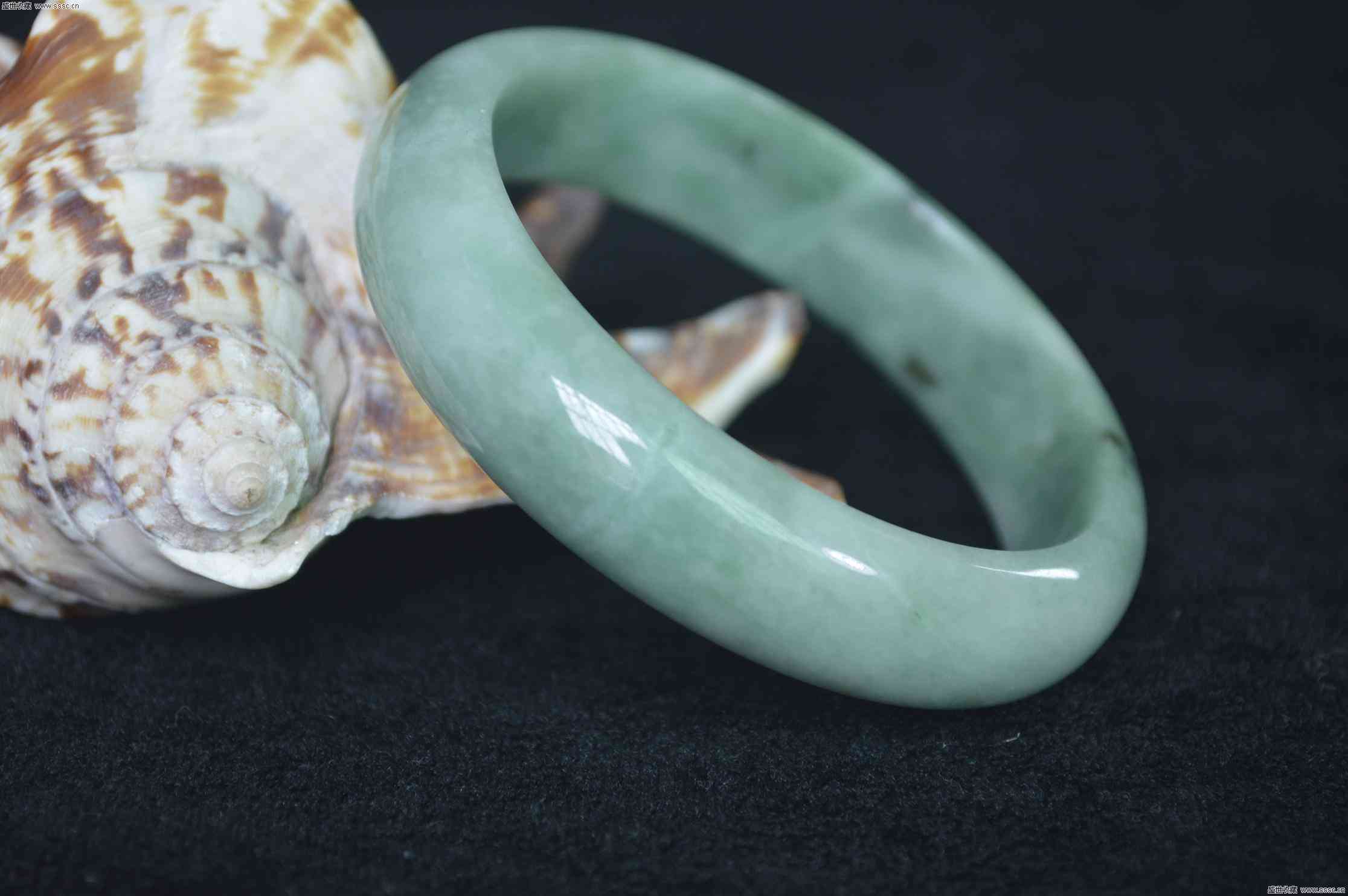 不懂翡翠該怎么買手鐲(買翡翠到哪個平臺買正規(guī))插圖9