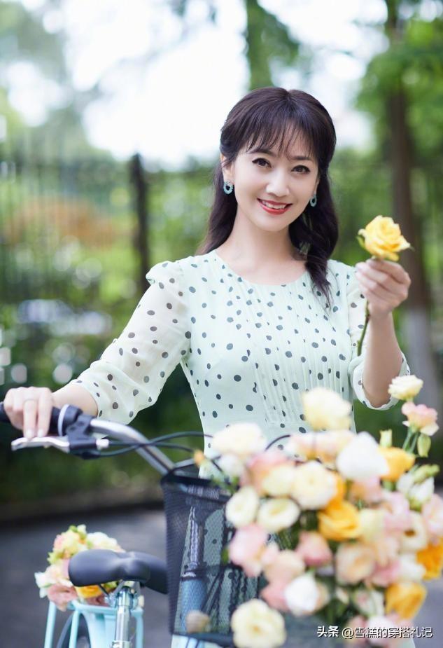 女人戴紅寶石還是藍寶石(女人戴紅寶石還是藍寶石比較好)插圖8