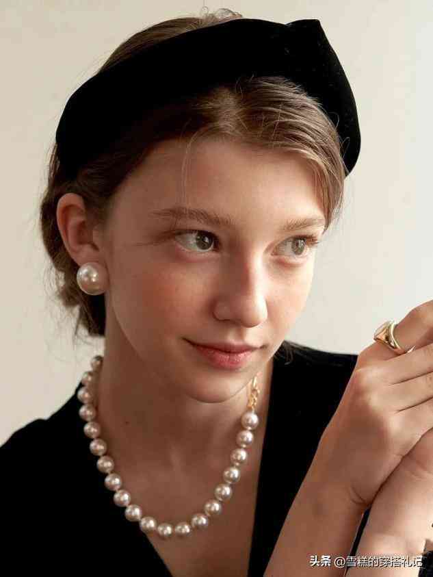 女人戴紅寶石還是藍寶石(女人戴紅寶石還是藍寶石比較好)插圖13