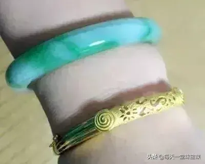 翡翠三種最忌諱(翡翠三種最忌諱的顏色)插圖1