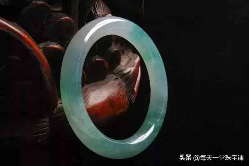 翡翠三種最忌諱(翡翠三種最忌諱的顏色)插圖4