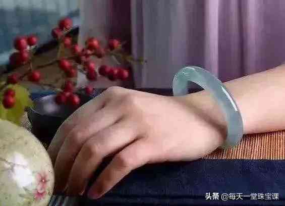 翡翠三種最忌諱(翡翠三種最忌諱的顏色)插圖29