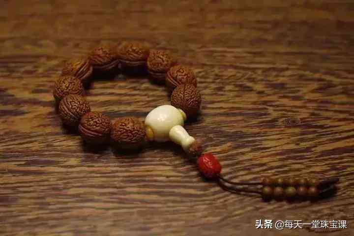 翡翠三種最忌諱(翡翠三種最忌諱的顏色)插圖33