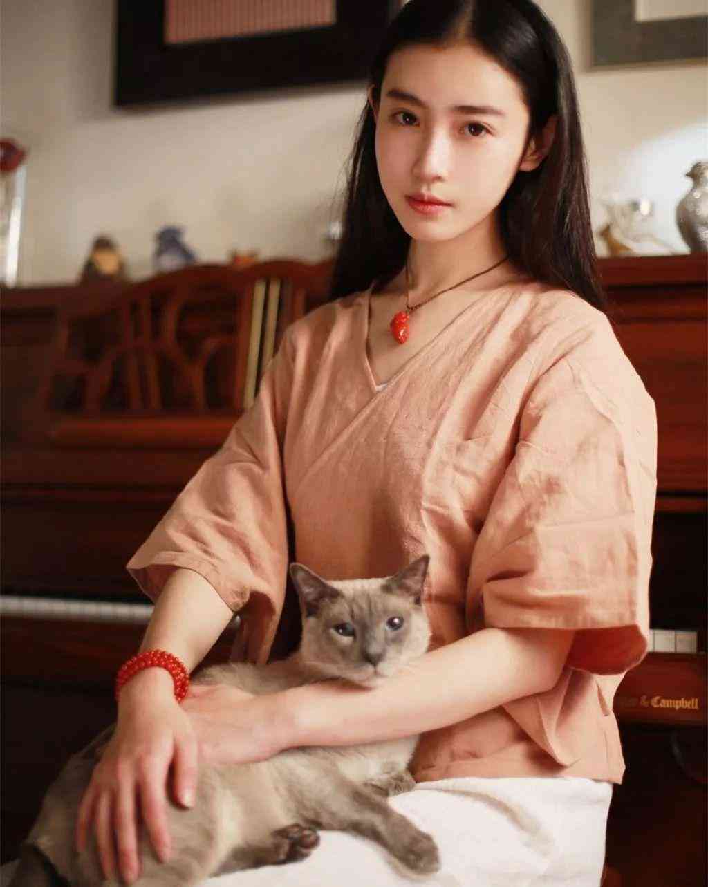 女士帶南紅手串的好處(女士帶南紅手串的禁忌)插圖1