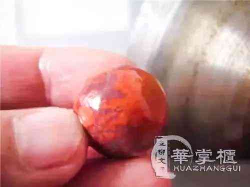 女士帶南紅手串的好處(女士帶南紅手串的禁忌)插圖9