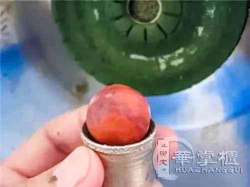 女士帶南紅手串的好處(女士帶南紅手串的禁忌)插圖10