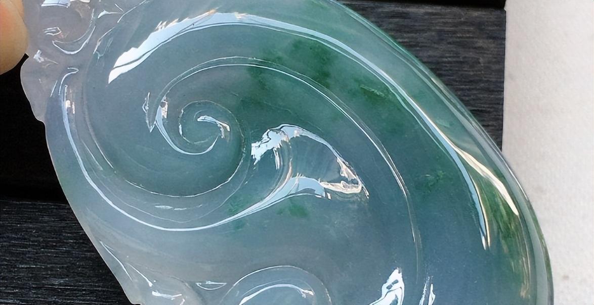 翡翠手鐲真假(翡翠手鐲真假鑒定方法簡(jiǎn)單)