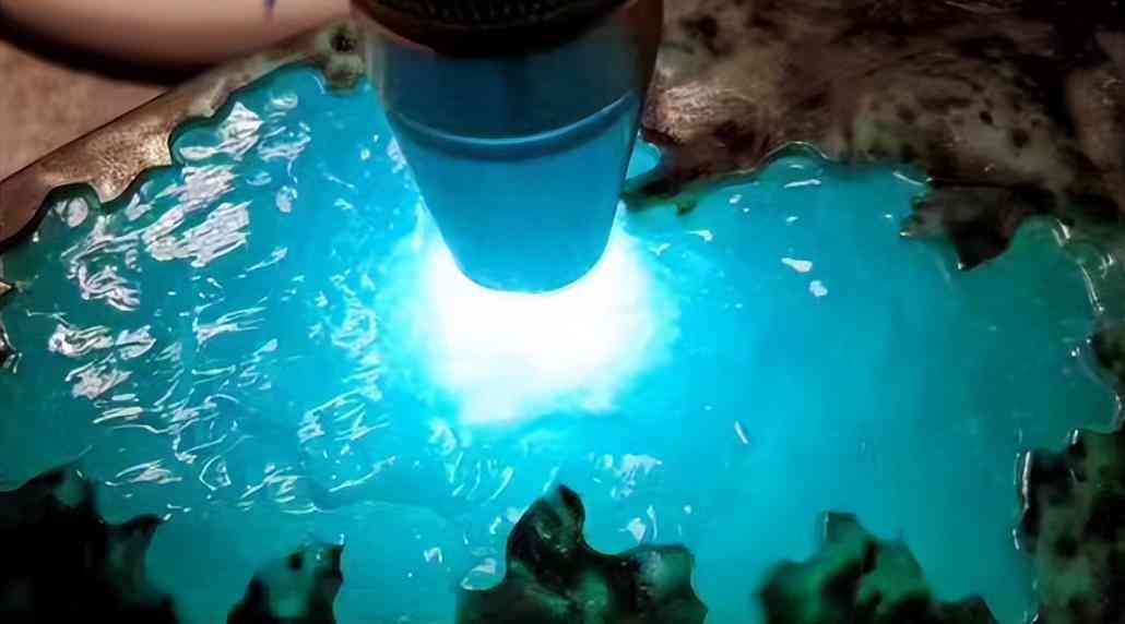 翡翠手鐲真假(翡翠手鐲真假鑒定方法簡單)插圖2