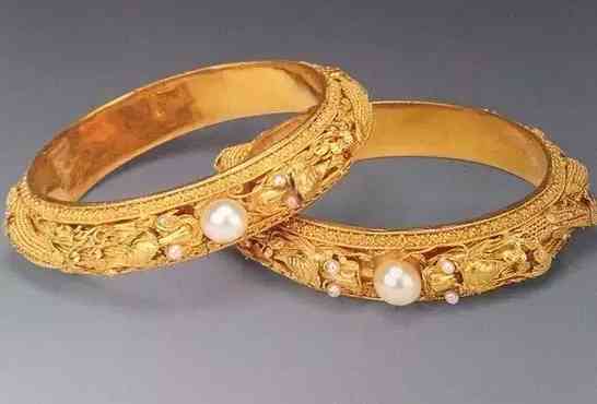 貴妃鐲什么人不宜戴(貴妃鐲什么人不宜戴手上)插圖2