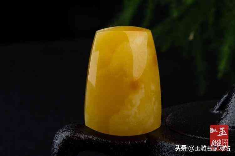 蜜蠟鑒別用燈光照(蜜蠟鑒別用燈光照真假對(duì)比)