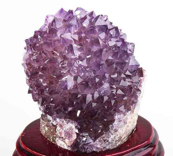 東陵玉哪些屬相不能戴(東陵玉哪些屬相不能戴的)插圖2