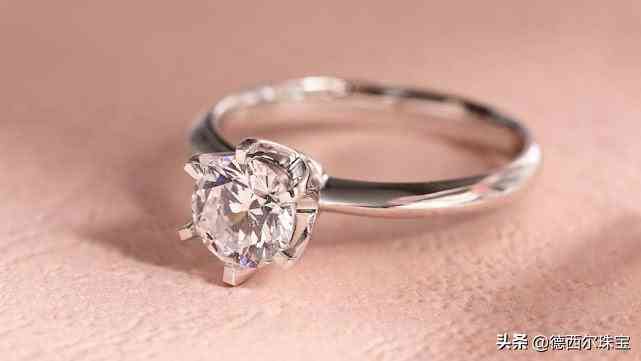 結(jié)婚鉆戒戴哪個(gè)手指女性(結(jié)婚鉆戒戴哪個(gè)手指女性的)