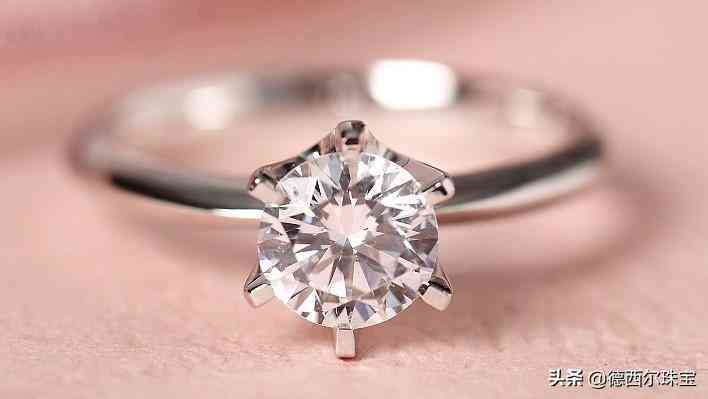 結(jié)婚鉆戒戴哪個(gè)手指女性(結(jié)婚鉆戒戴哪個(gè)手指女性的)插圖1