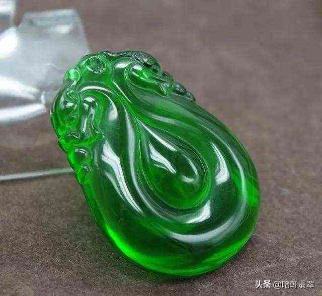 石英質(zhì)玉和翡翠的區(qū)別(石英質(zhì)玉和翡翠的區(qū)別是什么)插圖6