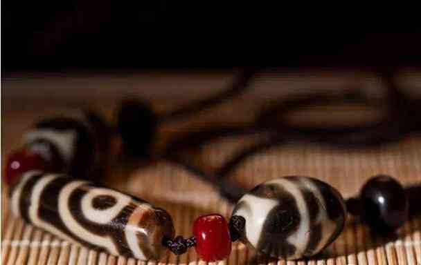 怎么辨別天珠的真假好壞(如何鑒別天珠真假)插圖1