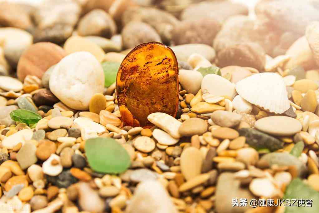 天然琥珀的功效與作用(天然琥珀的功效與作用是什么)