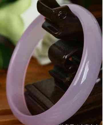 藍(lán)田玉手鐲一般多少錢白色(藍(lán)田玉手鐲一般多少錢白色好看)插圖3