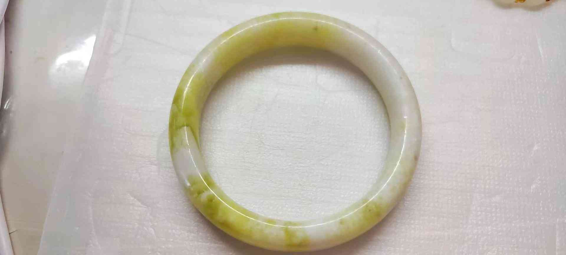 藍(lán)田玉手鐲(藍(lán)田玉手鐲纏絲玉)