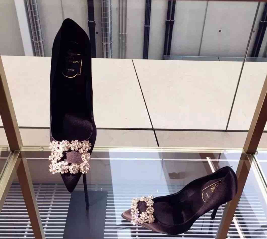 施華洛世奇元素水晶是什么意思(施華洛世奇元素項鏈什么意思)插圖27