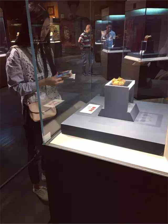 田黃石價(jià)格多少錢一克(田黃石原石圖片價(jià)格多少錢一克)插圖3