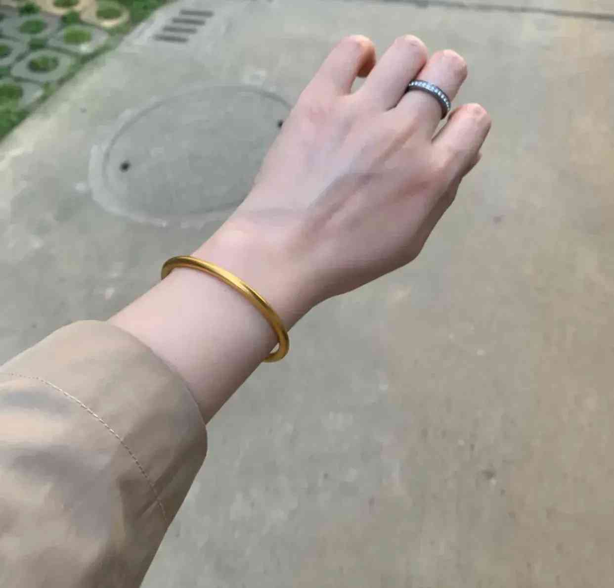 老鳳祥銀手鐲(老鳳祥銀手鐲鋼印是什么樣的)