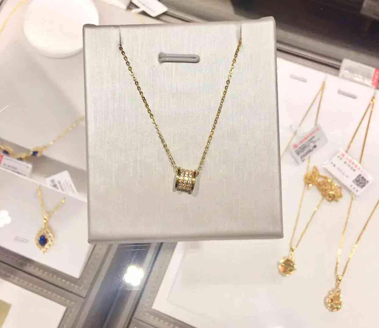 老鳳祥銀手鐲(老鳳祥銀手鐲鋼印是什么樣的)插圖3