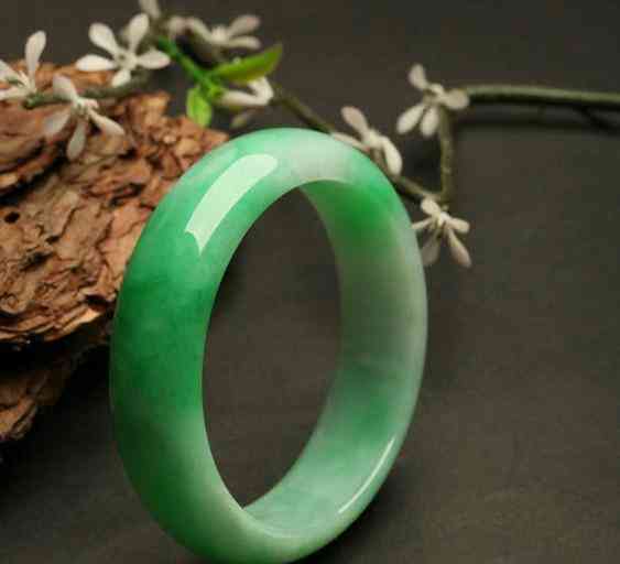 關于玉手鐲的知識(關于玉手鐲的知識有哪些)插圖48