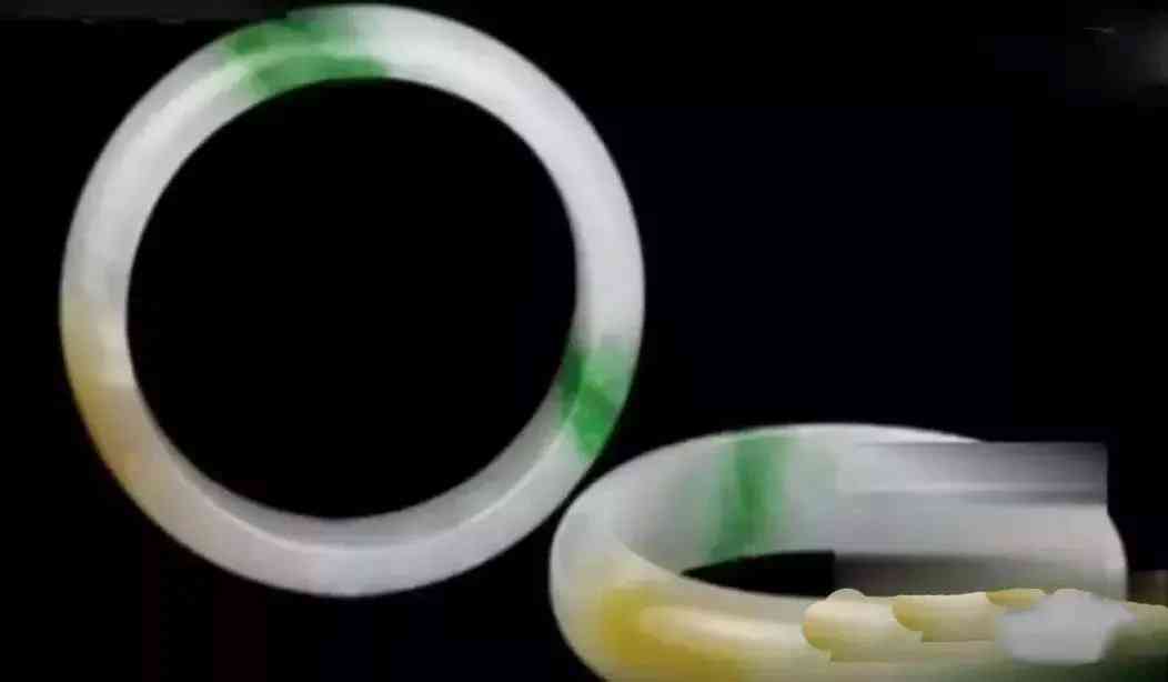 三色翡翠屬于什么檔次(三彩翡翠屬于什么檔次)