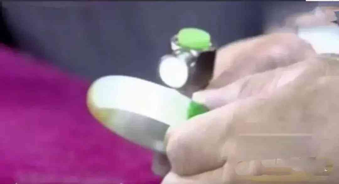 三色翡翠屬于什么檔次(三彩翡翠屬于什么檔次)插圖2