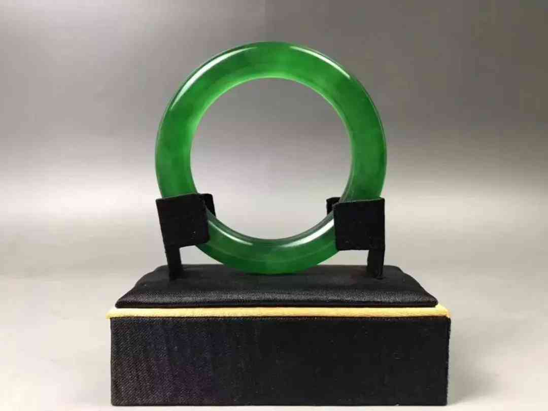 三色翡翠屬于什么檔次(三彩翡翠屬于什么檔次)插圖6