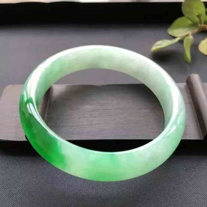 三色翡翠屬于什么檔次(三彩翡翠屬于什么檔次)插圖7