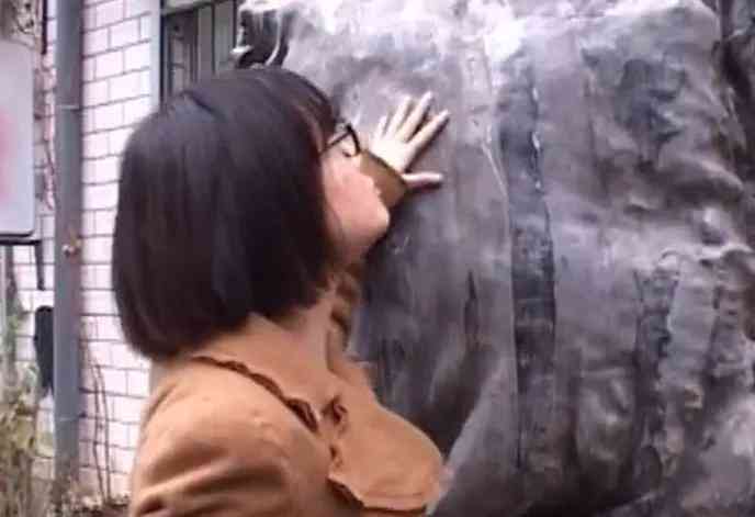 黑隕石價(jià)格多少錢一克(黑隕石價(jià)格能值多少錢一克)插圖4