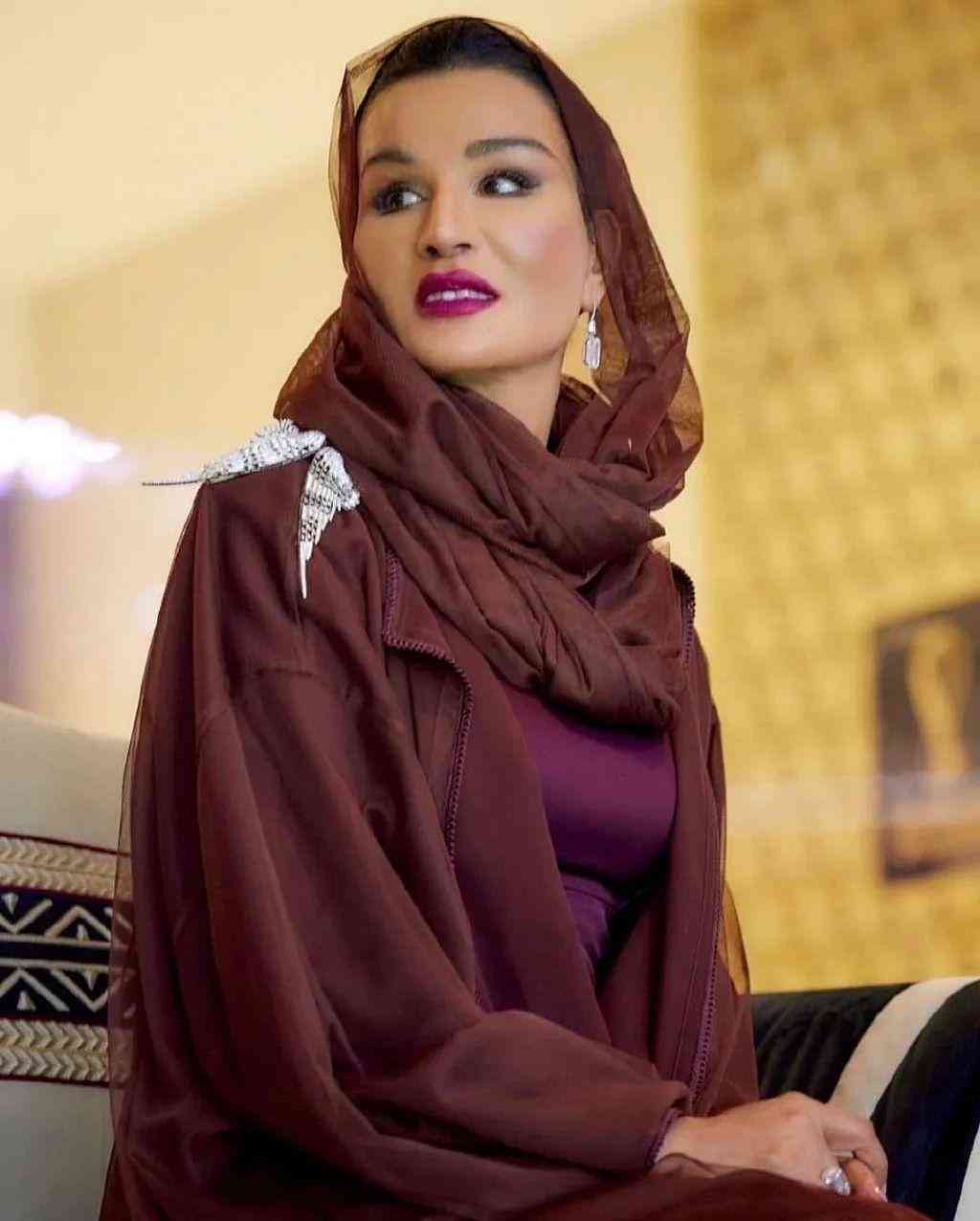 紅寶石項(xiàng)鏈多少錢(紅寶石項(xiàng)鏈多少錢一條)插圖1