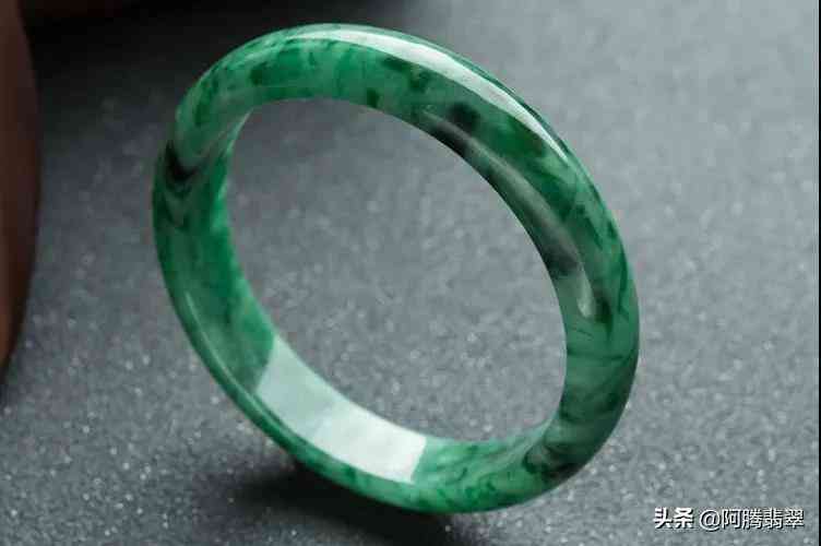翡翠手鐲種類(翡翠手鐲種類和圖解)插圖1